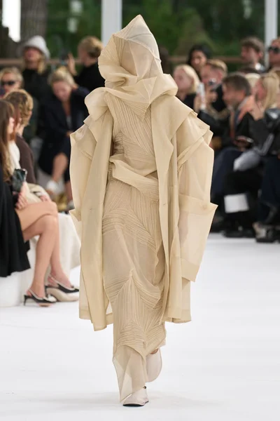 Look 44
